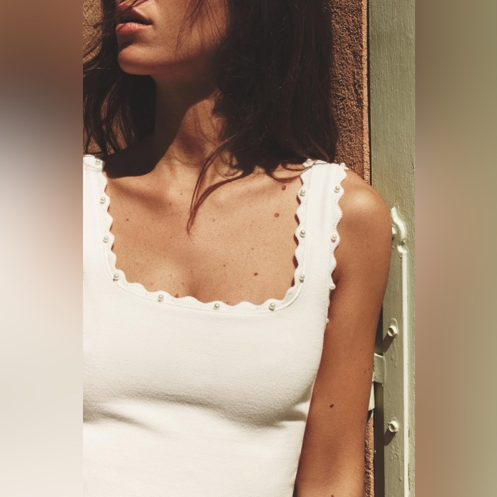 Zara NWT Oyster White Knit Crop Top w/ Faux Pearl Details (Size Small) - Picture 3 of 8